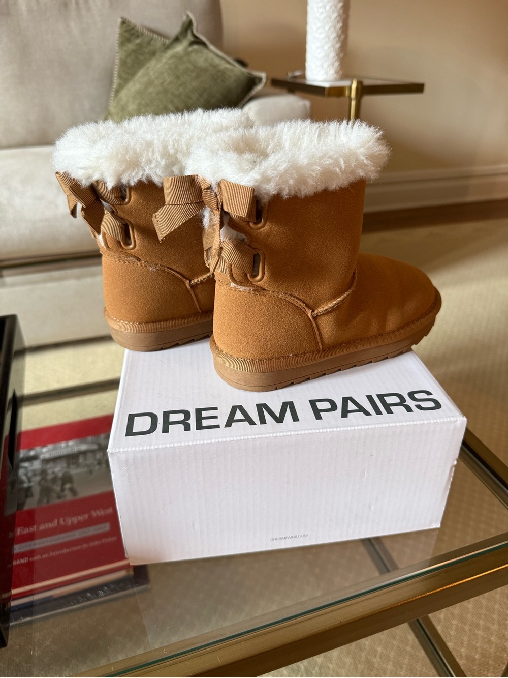 Kids fuzzy winter boots